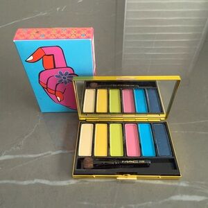 MAC X MANIDH ARORA: EYESHADOW PALETTE - EYES ON MANISH - 6 COLOURS & MINI BRUSH